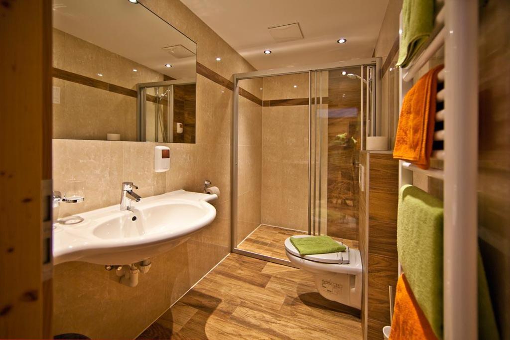 Landhotel Rauchenwalderhof Mayrhofen Pokoj fotografie