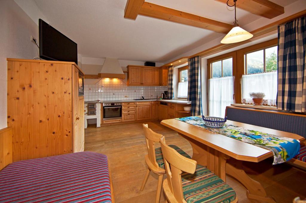 Landhotel Rauchenwalderhof Mayrhofen Pokoj fotografie