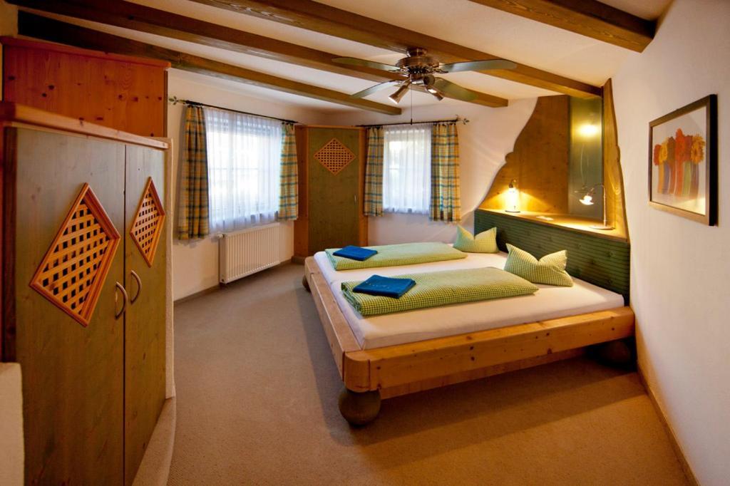 Landhotel Rauchenwalderhof Mayrhofen Pokoj fotografie