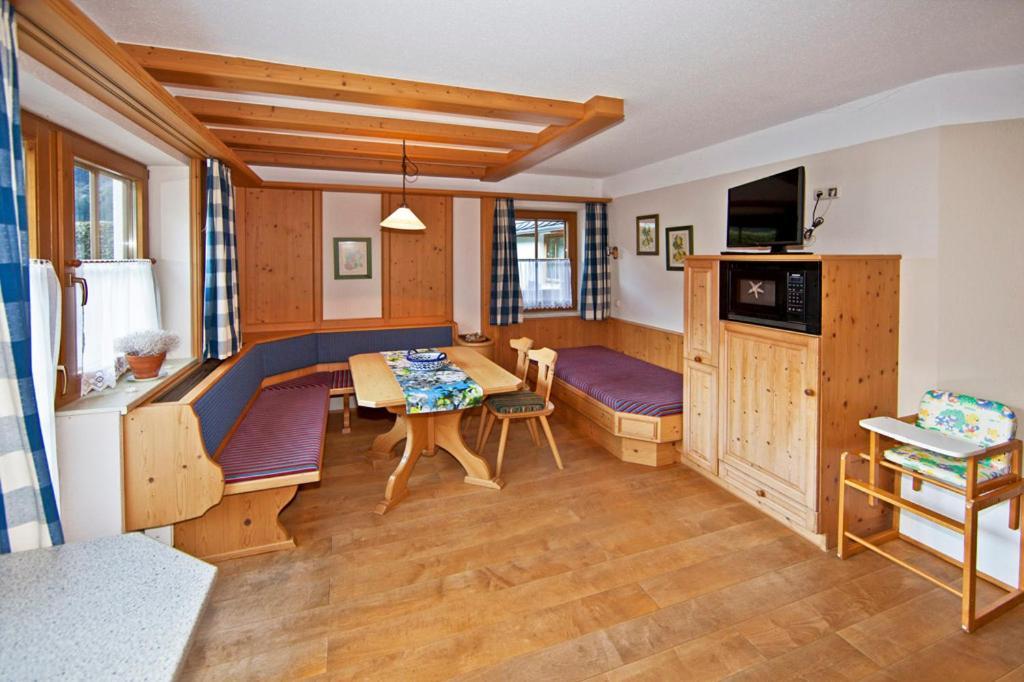 Landhotel Rauchenwalderhof Mayrhofen Pokoj fotografie