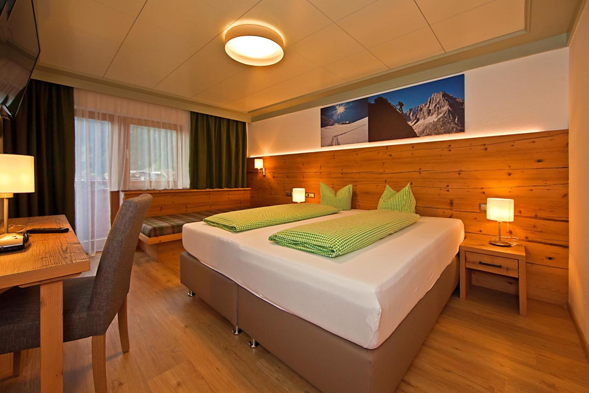 Landhotel Rauchenwalderhof Mayrhofen Pokoj fotografie