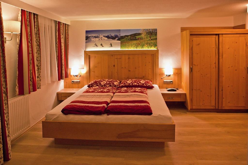 Landhotel Rauchenwalderhof Mayrhofen Pokoj fotografie