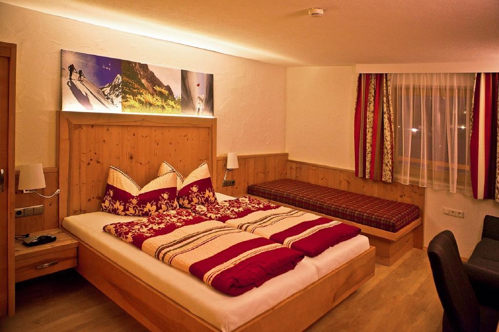 Landhotel Rauchenwalderhof Mayrhofen Pokoj fotografie